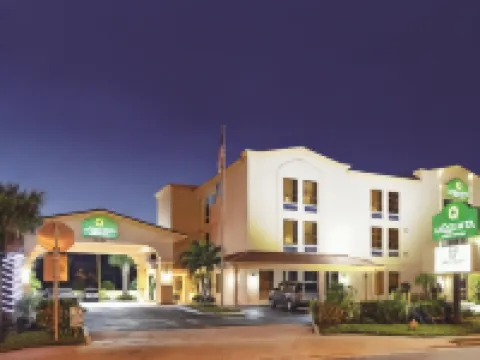 La Quinta Inn & Suites by Wyndham St. Petersburg Northeast