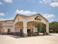 Days Inn by Wyndham Centerville