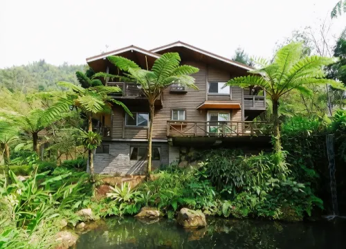 南投溪頭新明山木屋渡假村