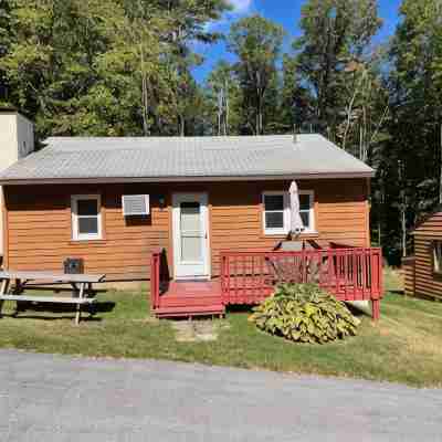 Hill View Motel and Cottages Hotel Exterior