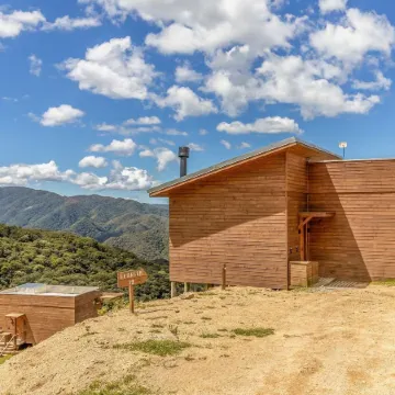 Cabin in the Mountains with Beautiful Views VST012