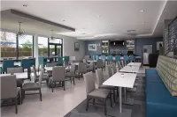 Best Western Premier Hotel at Fishers Landing - Frühstück