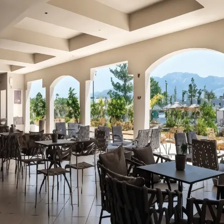 Akti Coast Club Hotel Отели рядом с достопримечательностью «Древний город Палио Пили»