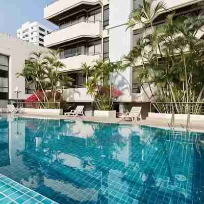 Cozy 1BR and Sofa Bed APT 5min walk Nana BTS 907 Hotel Exterior