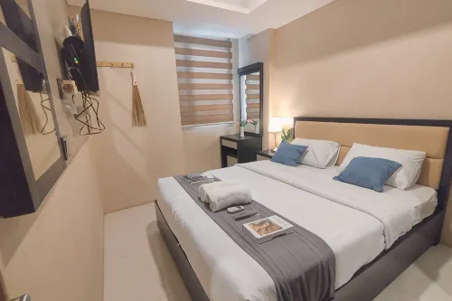 2BR near Marvell City Mall at Linden Apartment By Travelio