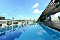 Hotel Chancellor@Orchard - Pools