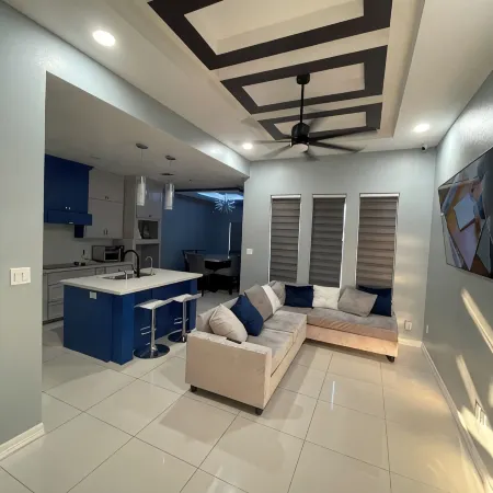 Charming 4-bedroom Home away from Home