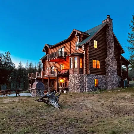 B&B Ranch is a cozy cabin, mountain views, perfect for rest, fun.  9-11 guest