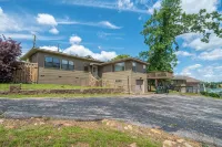 Spectacular House on Lake Hamilton