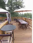 "Nomad" tiny home on 11 acre park-like farm