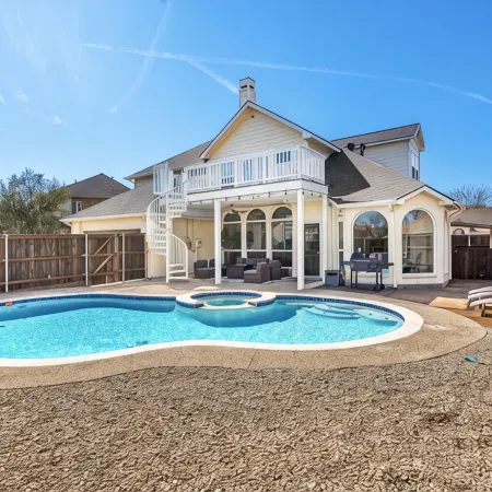GREAT DEAL! Huge and Stylish Lake View House in Rowlett