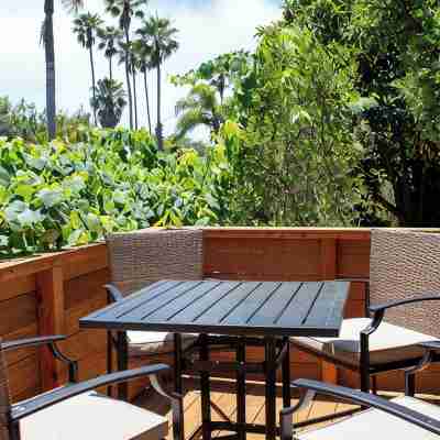 Charming 3-bedroom house with AC, WiFi on the Mesa! Others