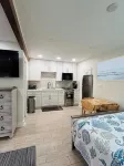 Newly Renovated Madeira Beach Studio Cottage