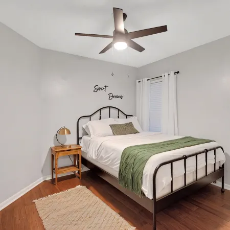 Charming 3-bedroom Pet Friendly house in tranquil Riverview Hotels in Riverview