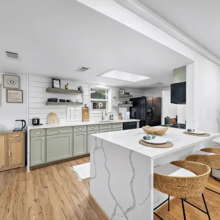 Tranquil Home by IAH, Shop&Dine