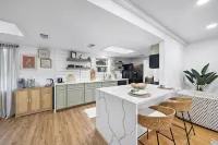 Tranquil Home by IAH, Shop&Dine