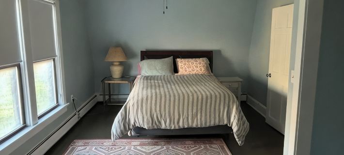 Urban Farmhouse near O’Hare Airport Hotels in Des Plaines