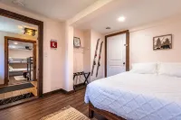 Spacious Chalet Near Stratton and Mt. Snow w/Indoor Hot Tub, Fireplace, Firepit