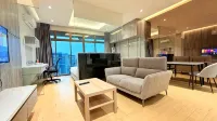 King Bed Mount Austin Palazio 2pax Luxury - مطابخ