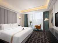 Xana Deluxe Hotel （Rizhao Station Kuishan Sports Center)