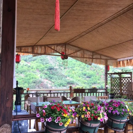 Guanjing Inn Nuodeng Ancient Village