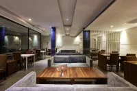 Luxx XL Langsuan Hotel Bangkok - balcón