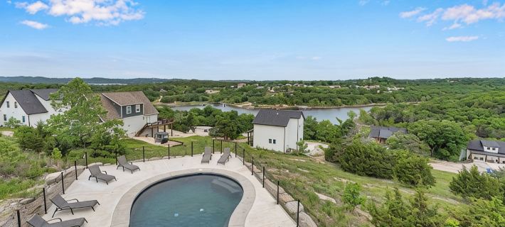 Private Pool Paradise/Luxury Home Stunning Table Rock Lake Views/Branson Close Ξενοδοχεία στην πόλη Branson Township