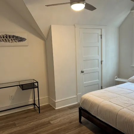 Main Stay on Market Unit 3 -Healthcare and Military Friendly