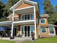 THE FOX HOUSE on Flathead Lake: Lakefront Luxury Living
