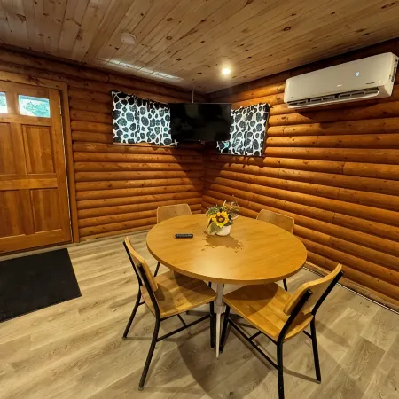 Charming Log Cabin on a Quiet Back Road to Get Away from it All and Enjoy Nature
