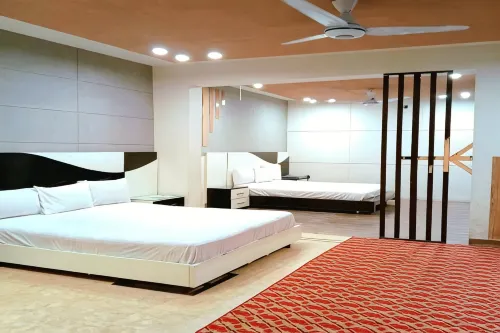 Sky Rose Guest House - 2-Star