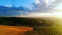 Charmingly restored apartment! Stunning views. - شقق