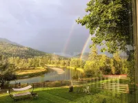 Hidden Gem Oasis A peaceful, beautiful spot on the Shuswap River, pet-friendly, - 2-Star
