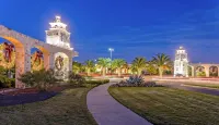 Universal City 4Br Pool Home for Construction Crews, Projects & Corporate Stays - Wi-Fi