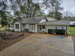 Charming 4-Brd. Home in Coldspring, 1 Block from Courthouse Square. Sleeps 10.