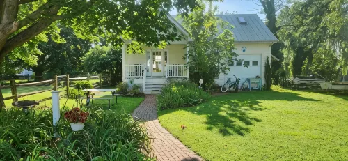 BAYSIDE BUNGALOW