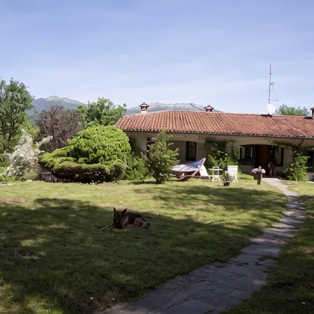 Comfortable villa with private pool and large garden, near Como and Milan