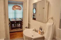 New! Thoughtful and Cozy Craftsman Waiting for You! Walk to village center! - 4つ星