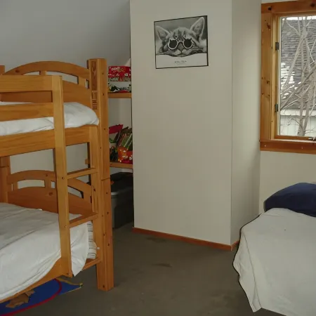 Rangeley Lake House 75 Feet from Waters Edge Отели в г. Рейнджели