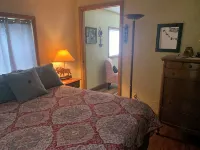 New to VRBO. Lakefront, fishing and swim dock.   Cabin fully equipped very comfy