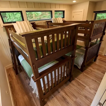 Valley Overlook, Peninsula, Ohio - Luxury Cabin adjoins National Park