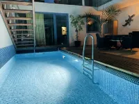 Large bungalow w/private pool, few min. from the sea, protected inner courtyard. - Private Pools