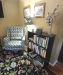 Immaculate, homey and perfectly located for your stay in downtown Ennis.