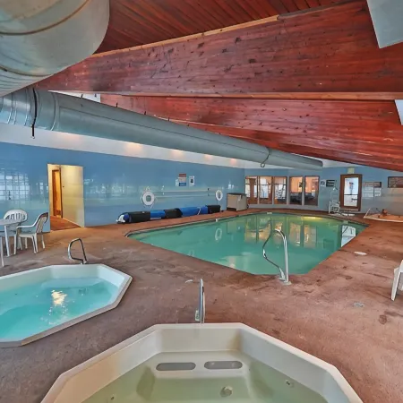 Spacious 3Bed condo 5 min from Winter Park, walk 2 Town & steps from bus stop!
