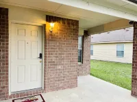 Spacious 3Br in Rosenberg | w/ 30-Day Discounts! - 2-Star