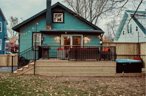 New! Thoughtful and Cozy Craftsman Waiting for You! Walk to village center!