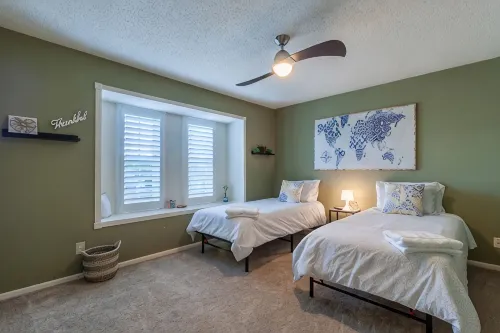 Cute home near DFW Airport, Grapevine Mills & Gaylord Resort - Homestays