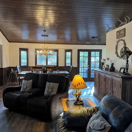 Cheerful 4-Bedroom Cabin with Hot Tub
