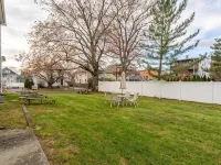 Charming &Spacious 3BD, 1BA, Fam-Friendly-Yard&Porch Hotels in Fairfield