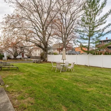 Charming &Spacious 3BD, 1BA, Fam-Friendly-Yard&Porch